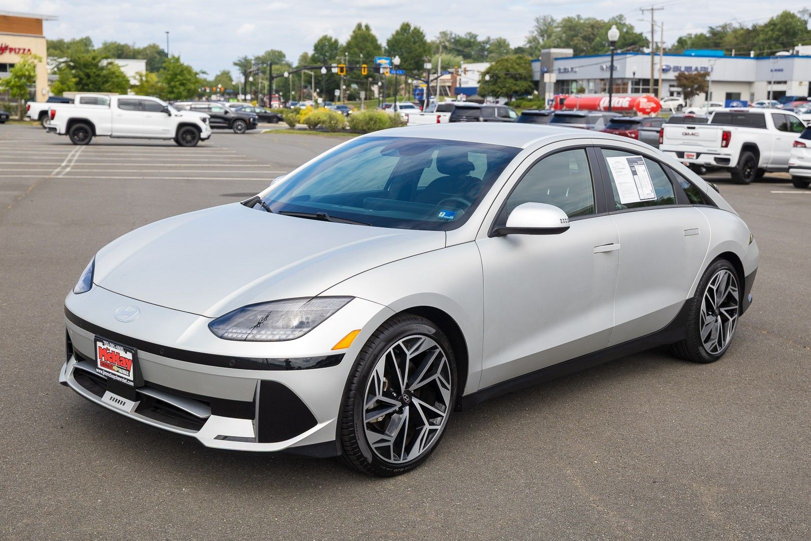 2023 Hyundai IONIQ 6 SEL Image 2 of 28
