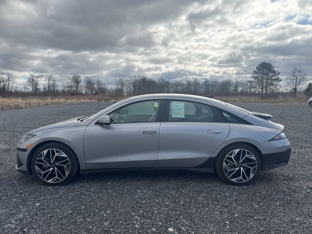 Vehicle image 7 of 32