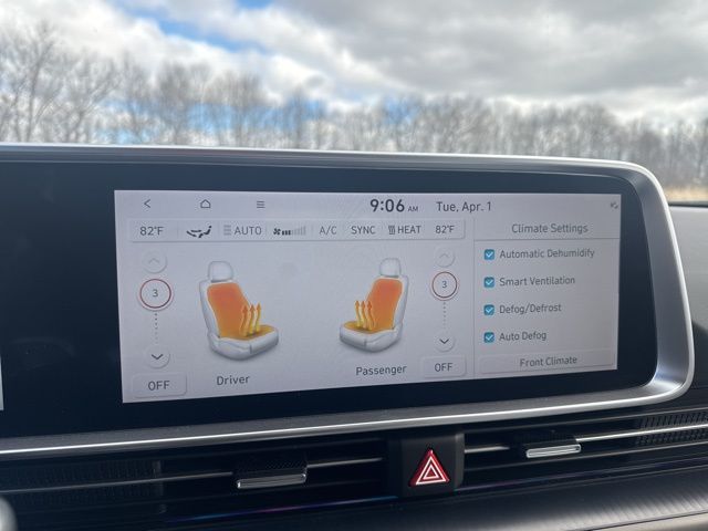 Vehicle image 29 of 32