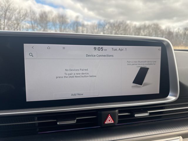 Vehicle image 25 of 32