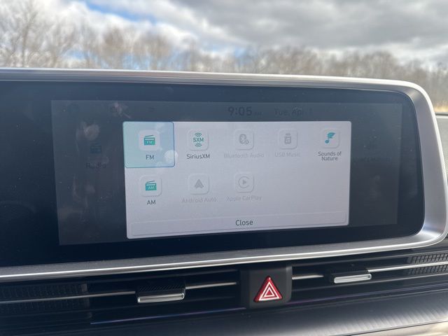 Vehicle image 23 of 32