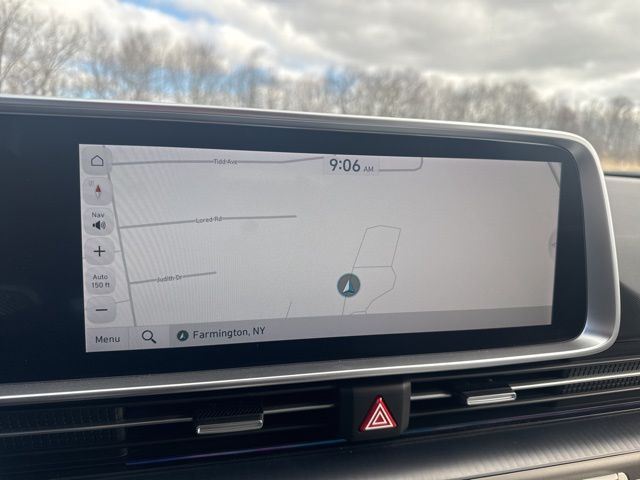 Vehicle image 26 of 32