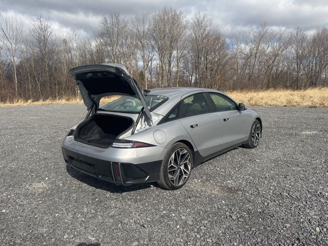 Vehicle image 5 of 32