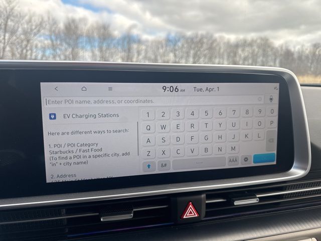 Vehicle image 27 of 32