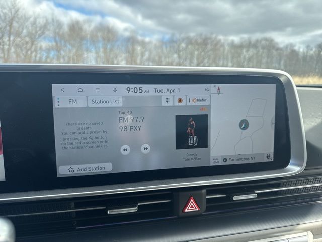 Vehicle image 22 of 32