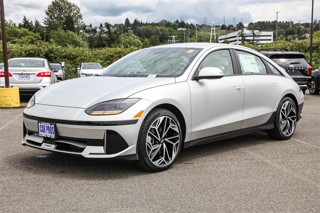 Vehicle image 6 of 26