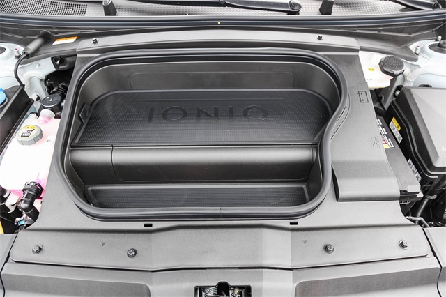 Vehicle image 14 of 26