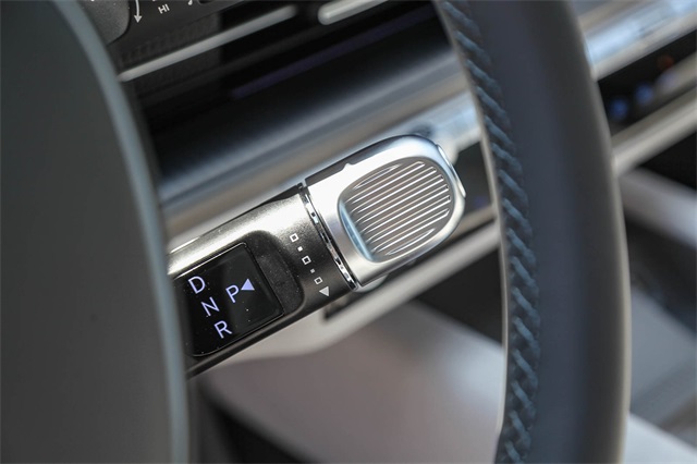 Vehicle image 20 of 26