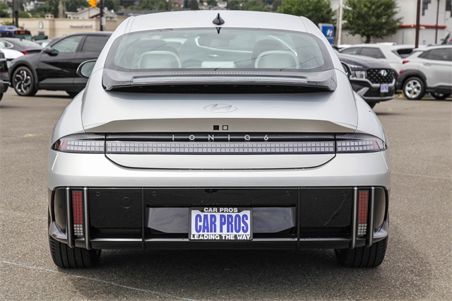 Vehicle image 8 of 26