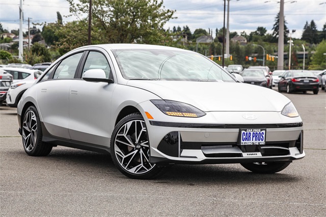 Vehicle image 2 of 26