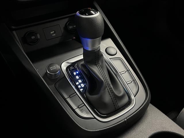 Vehicle image 16 of 24