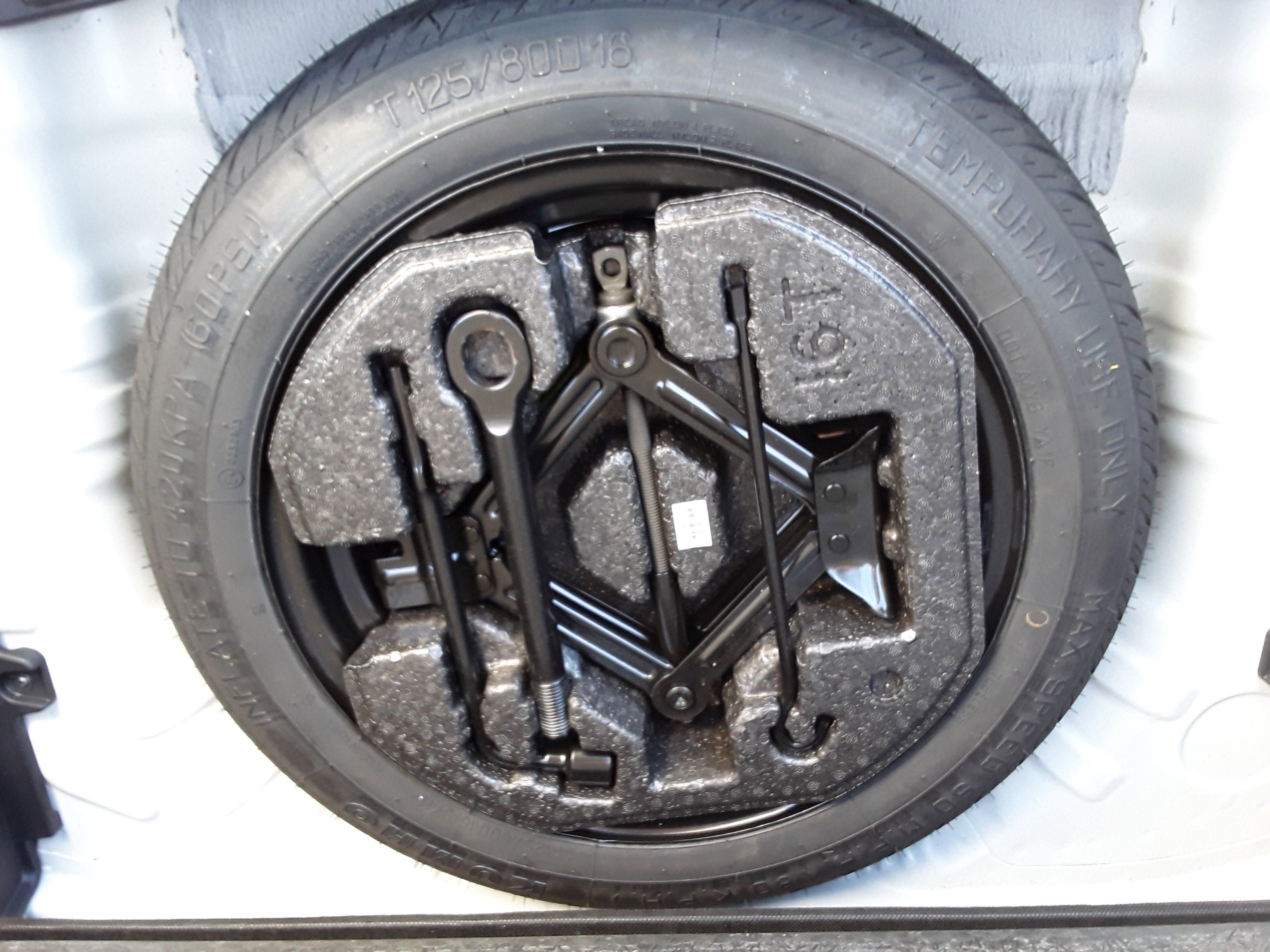 Vehicle image 10 of 22