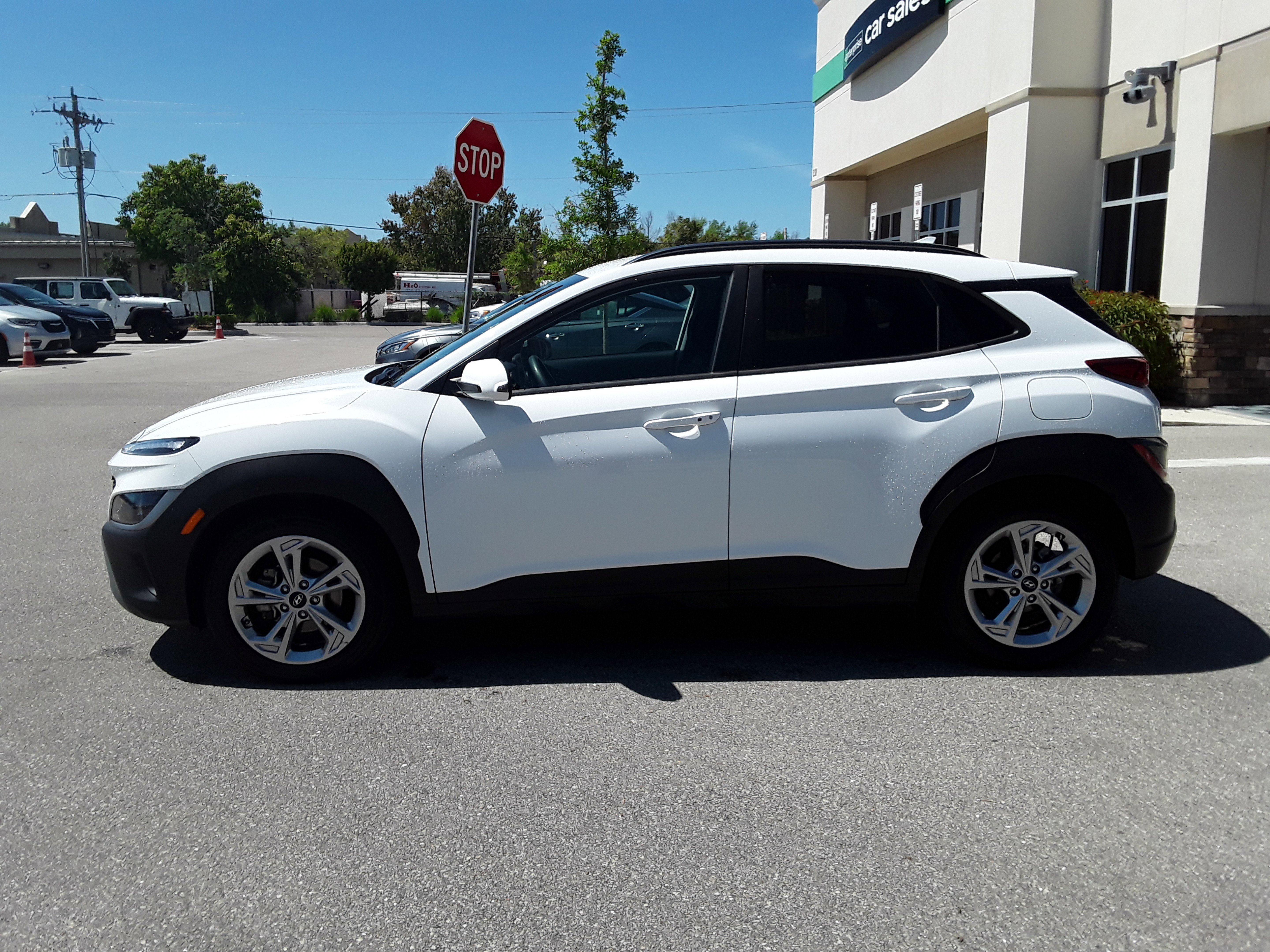 Vehicle image 8 of 22