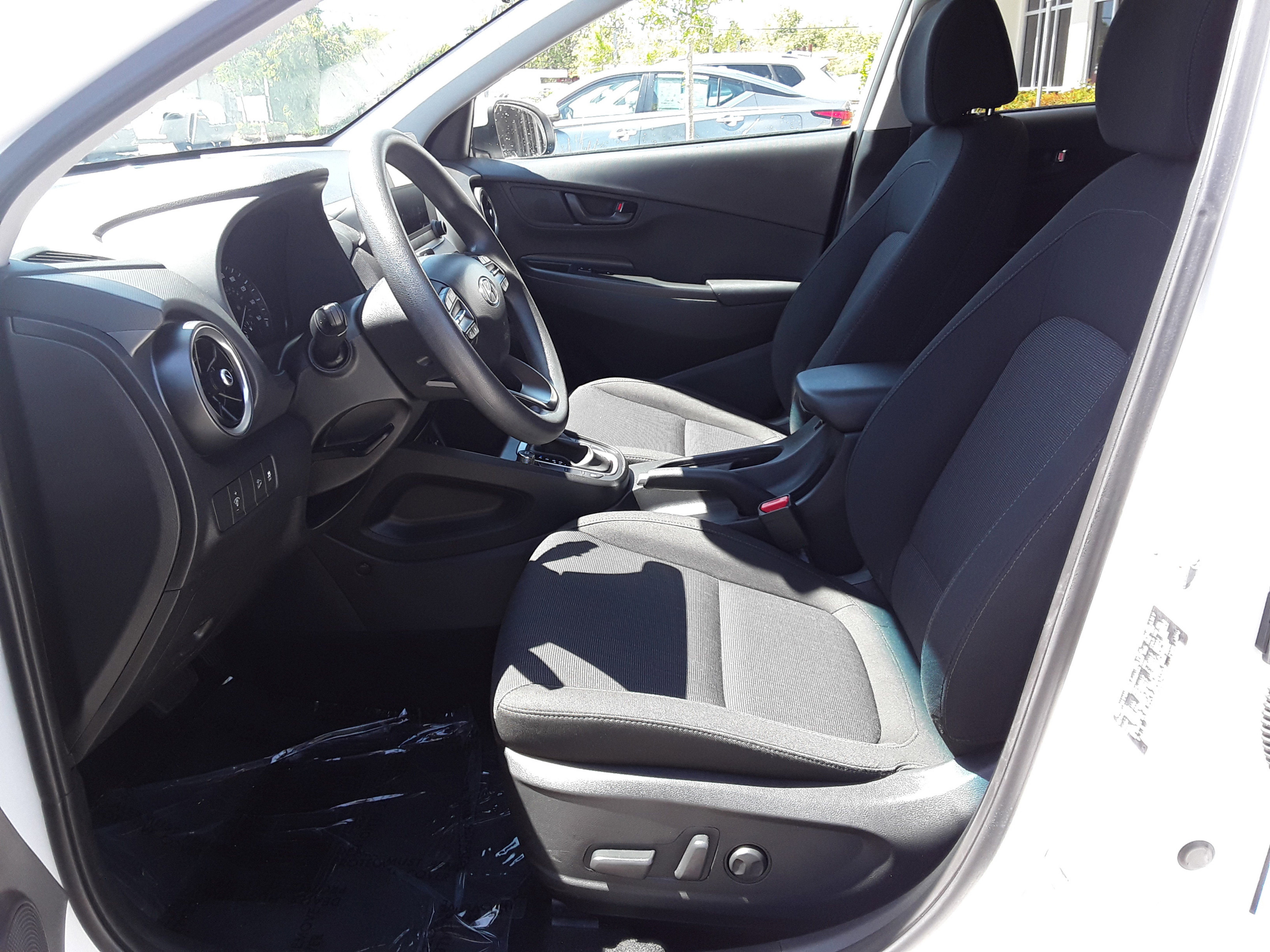 Vehicle image 11 of 22