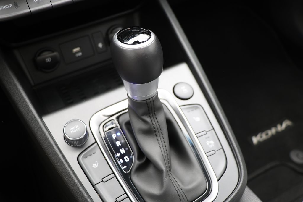 2023 Hyundai Kona Limited Image 25 of 31