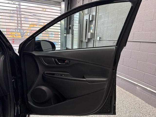 Vehicle image 35 of 61