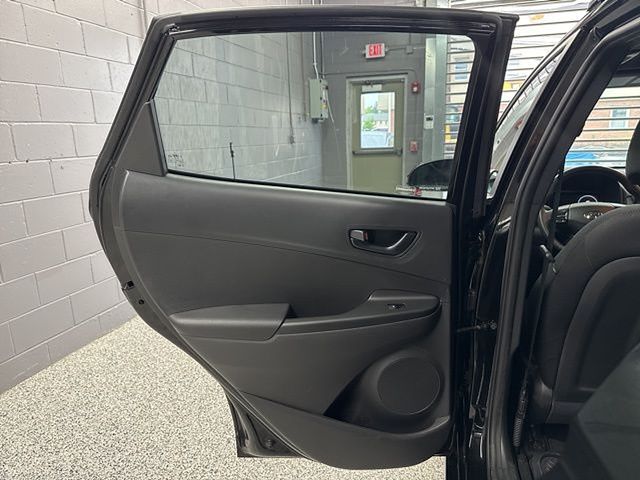 Vehicle image 28 of 61