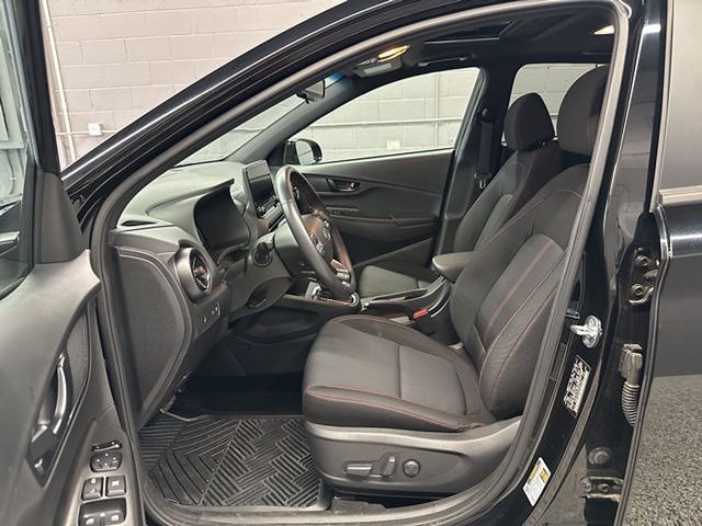Vehicle image 27 of 61