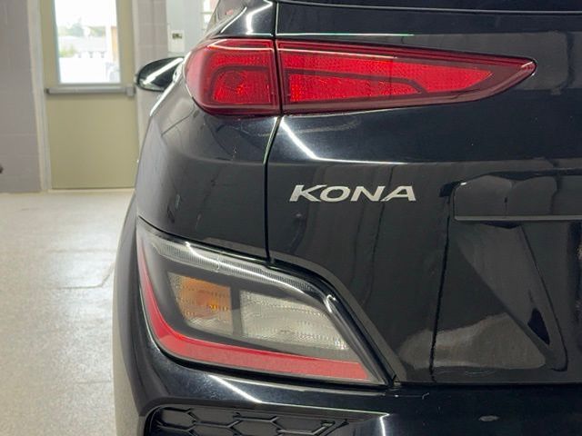 Vehicle image 17 of 61