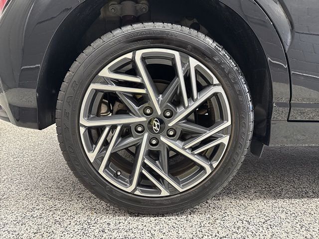 Vehicle image 22 of 61