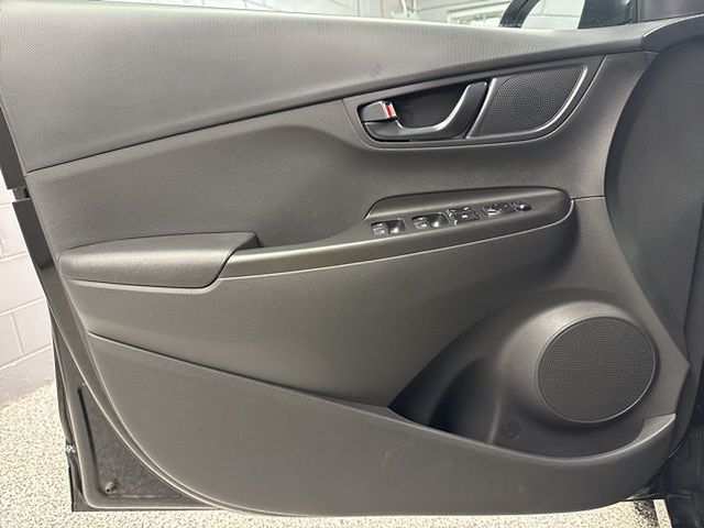 Vehicle image 26 of 61