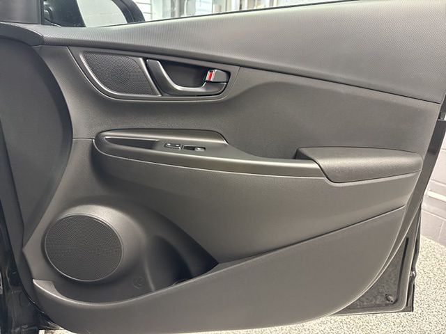 Vehicle image 36 of 61