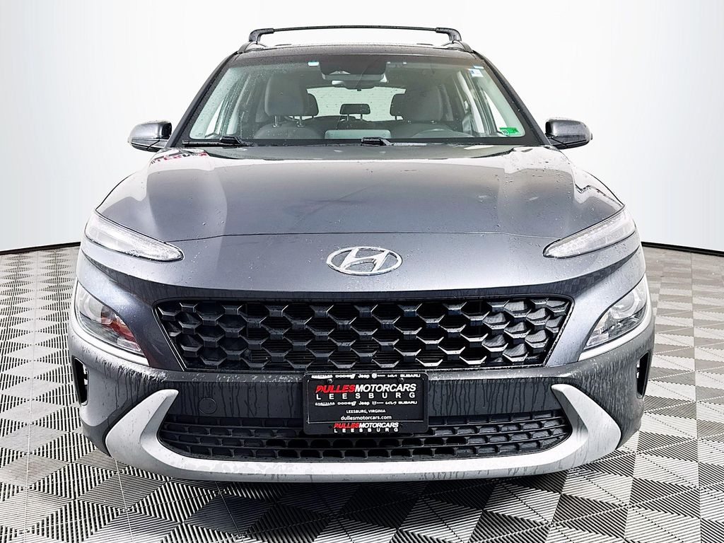 2023 Hyundai Kona SEL Image 2 of 29