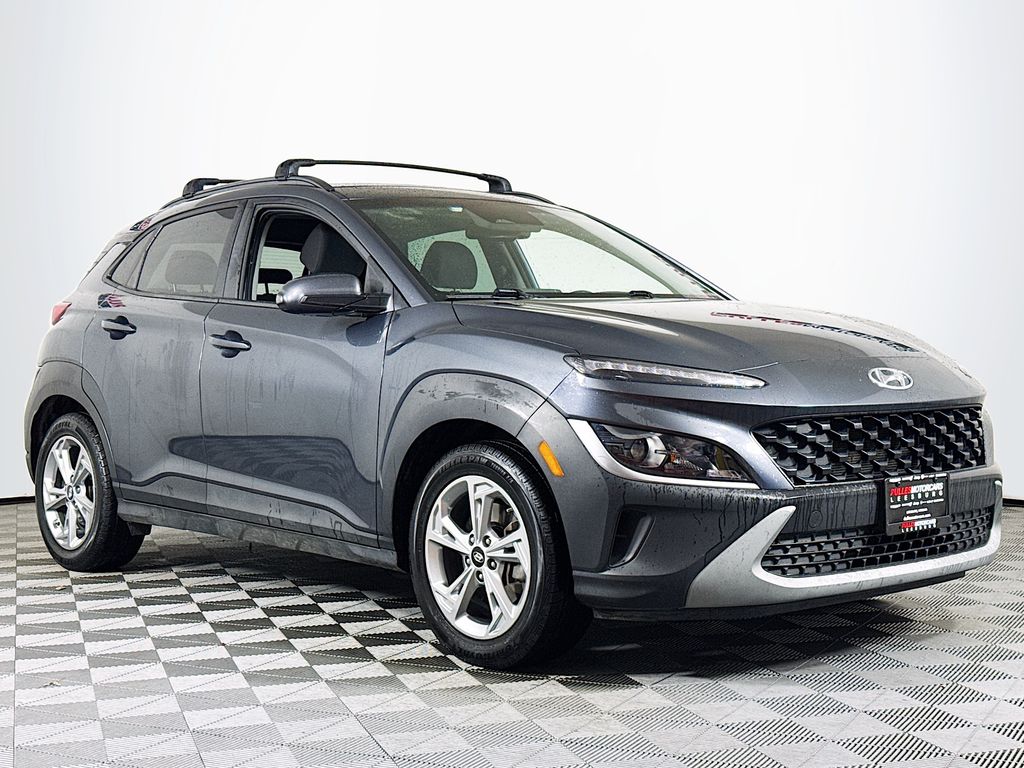 2023 Hyundai Kona SEL Image 3 of 29