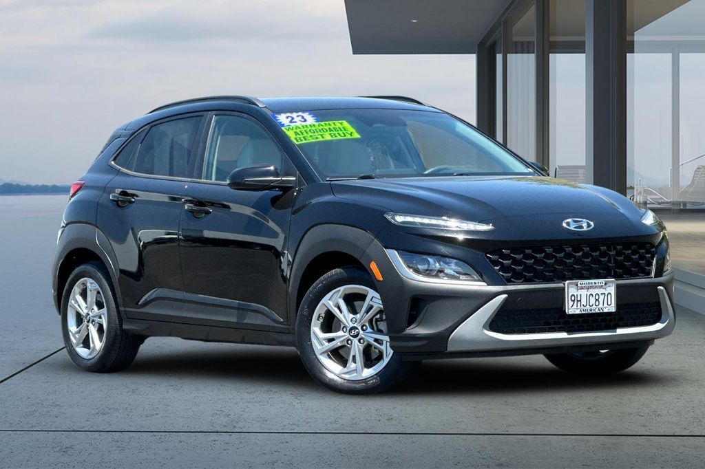 2023 Hyundai Kona SEL Image 3 of 40