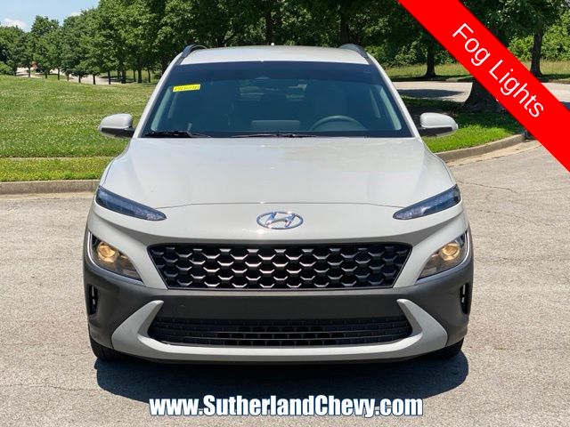 2023 Hyundai Kona SEL Image 2 of 41