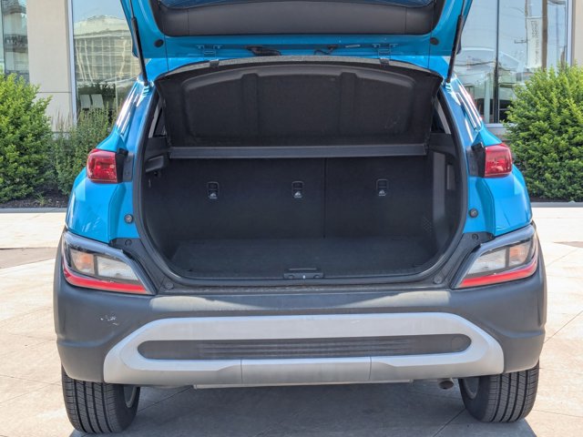 Vehicle image 10 of 32