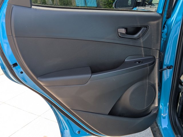 Vehicle image 25 of 32
