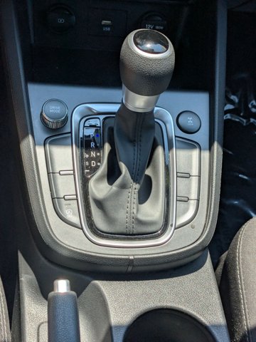 Vehicle image 22 of 32