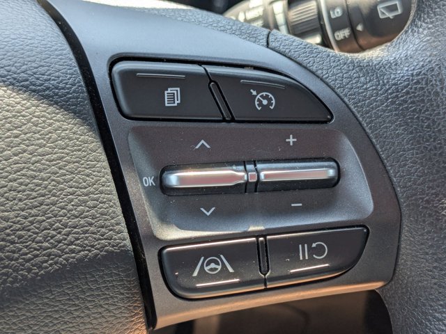 Vehicle image 26 of 32