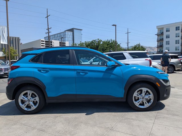 Vehicle image 4 of 32