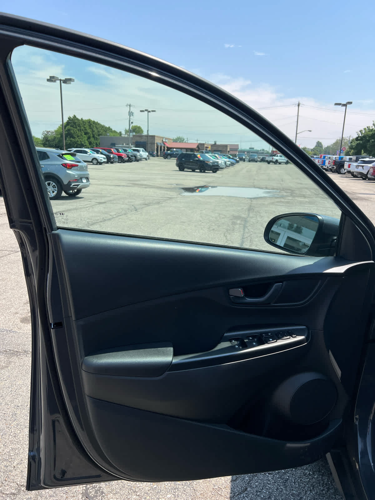 Vehicle image 16 of 39