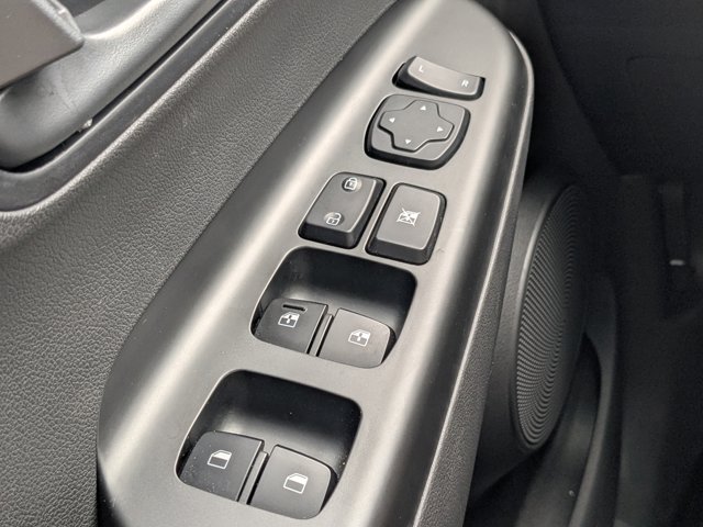 Vehicle image 20 of 30