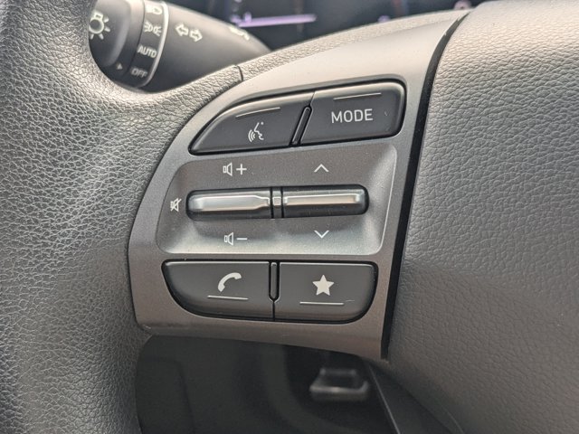 Vehicle image 21 of 30