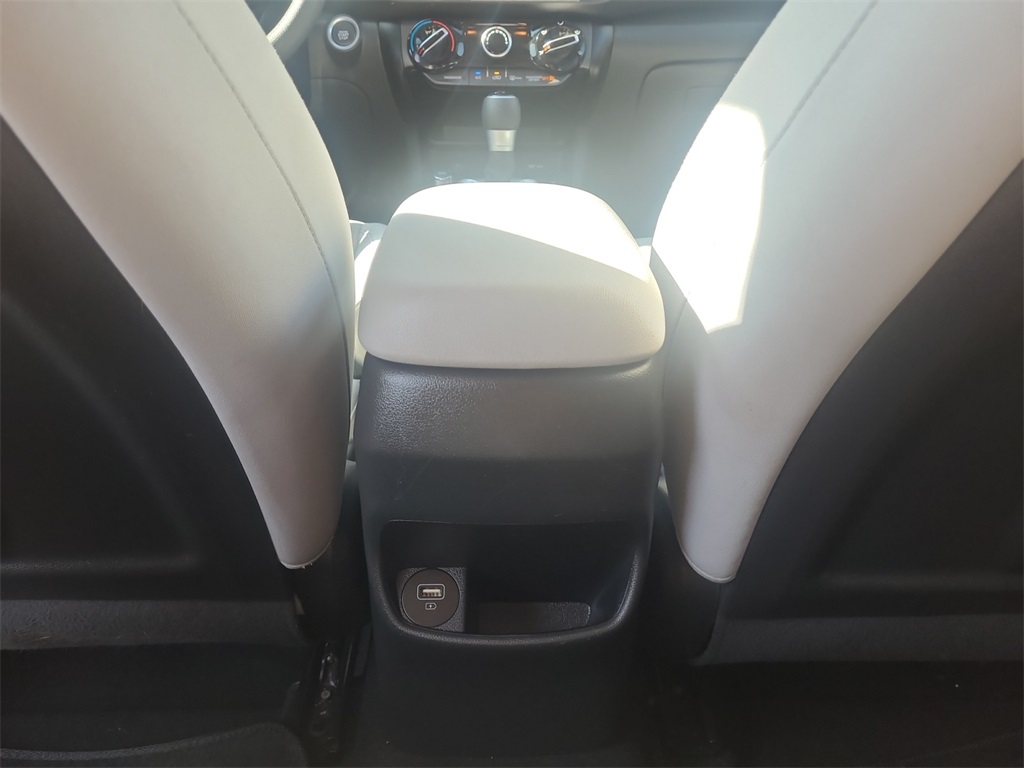 Vehicle image 26 of 38