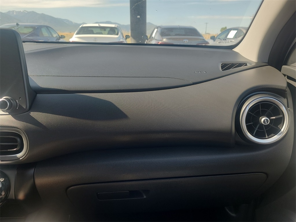 Vehicle image 16 of 38