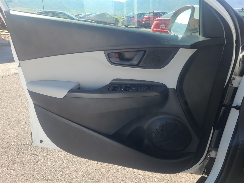 Vehicle image 25 of 38