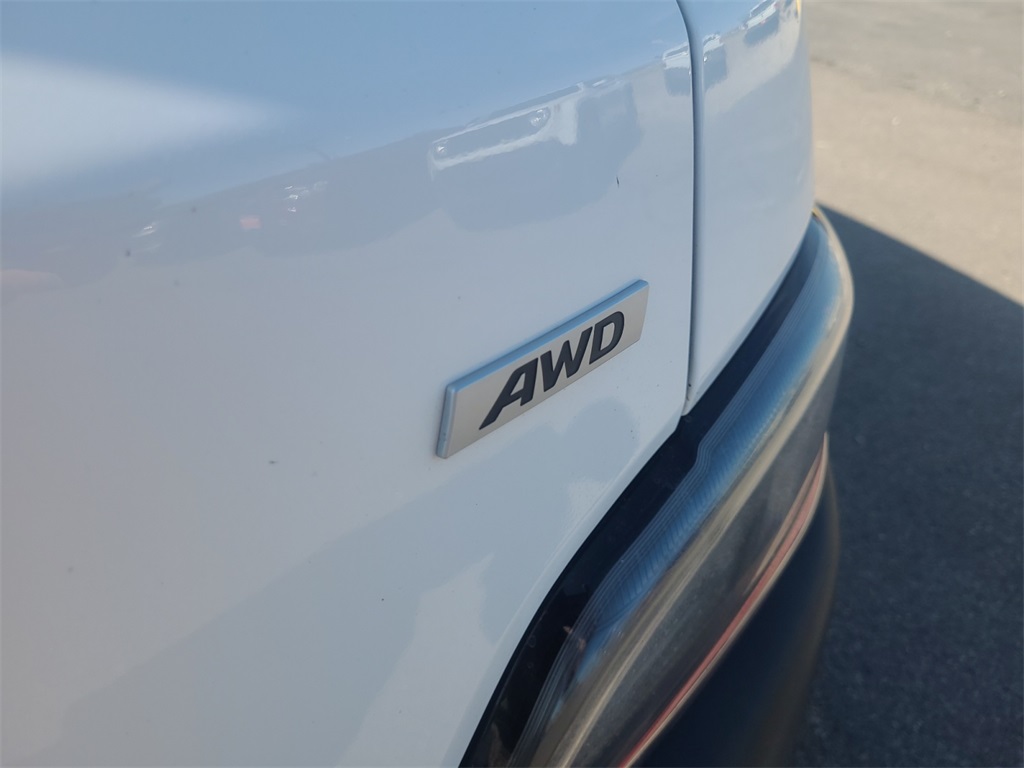 Vehicle image 21 of 38