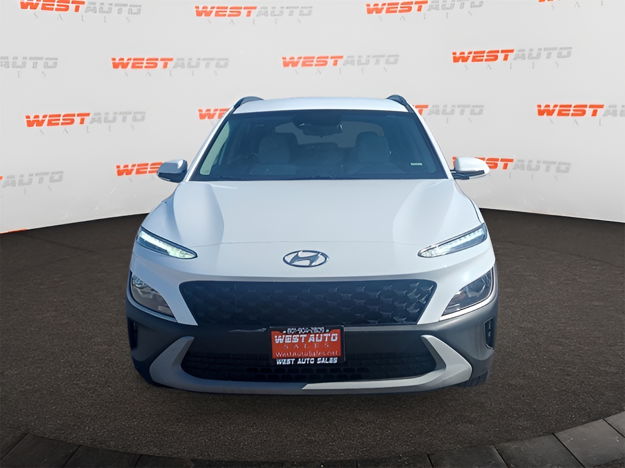 Vehicle image 32 of 38