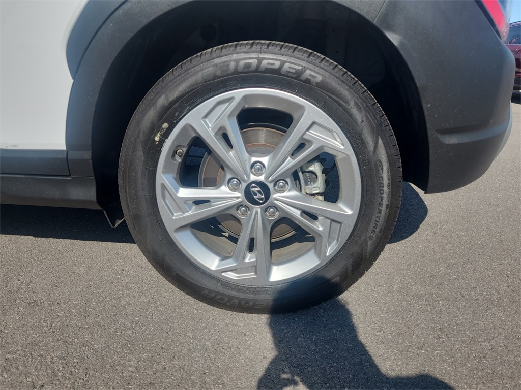 Vehicle image 19 of 38