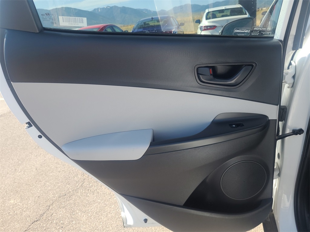 Vehicle image 27 of 38