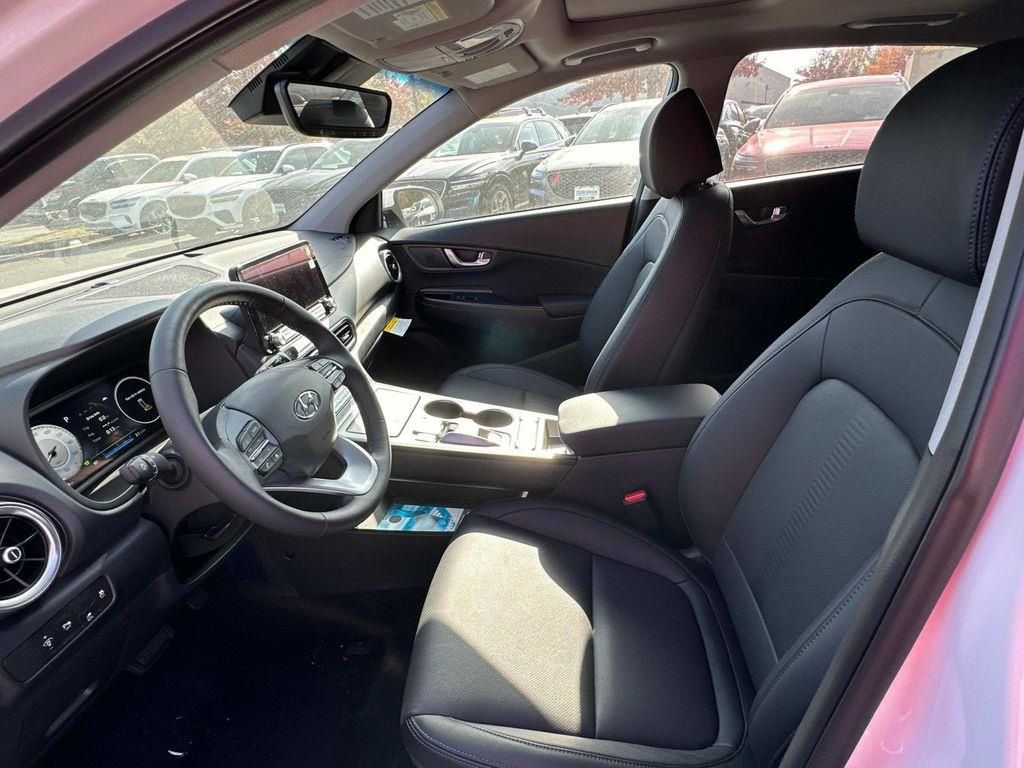 Vehicle image 25 of 27