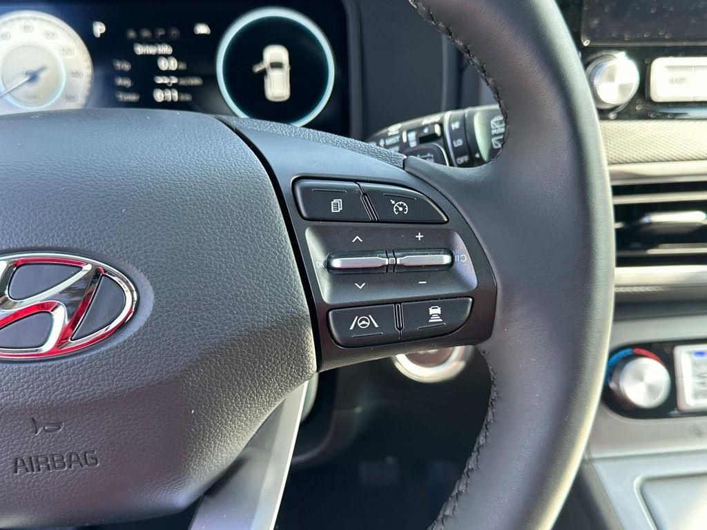 Vehicle image 13 of 27