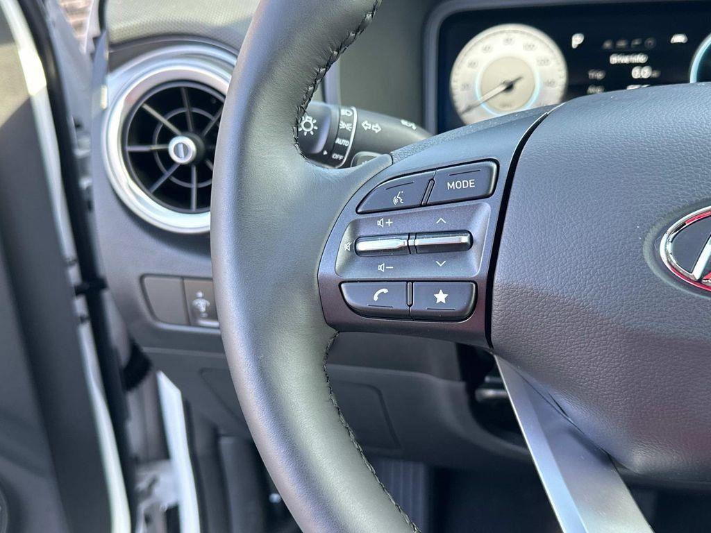 Vehicle image 12 of 27