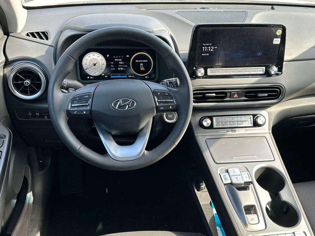 Vehicle image 11 of 27