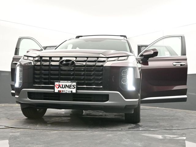 Vehicle image 30 of 70